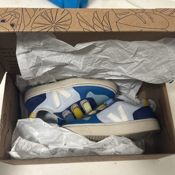 Veja V-10 - Multico Swan White - Picture 8 of 8